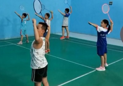 羽毛球（周六 10:10-11:40）